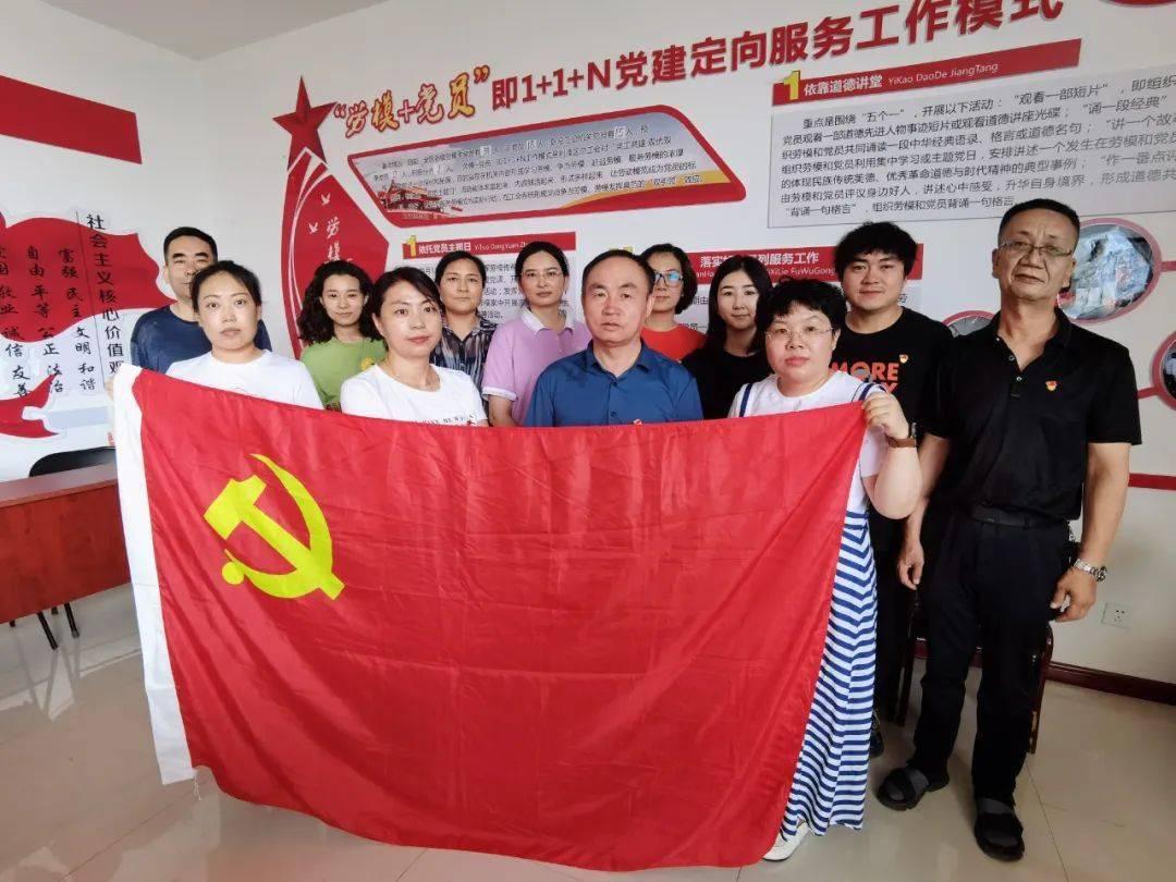 徐娇与韩寒的交锋：勇敢直言还是过度苛刻？